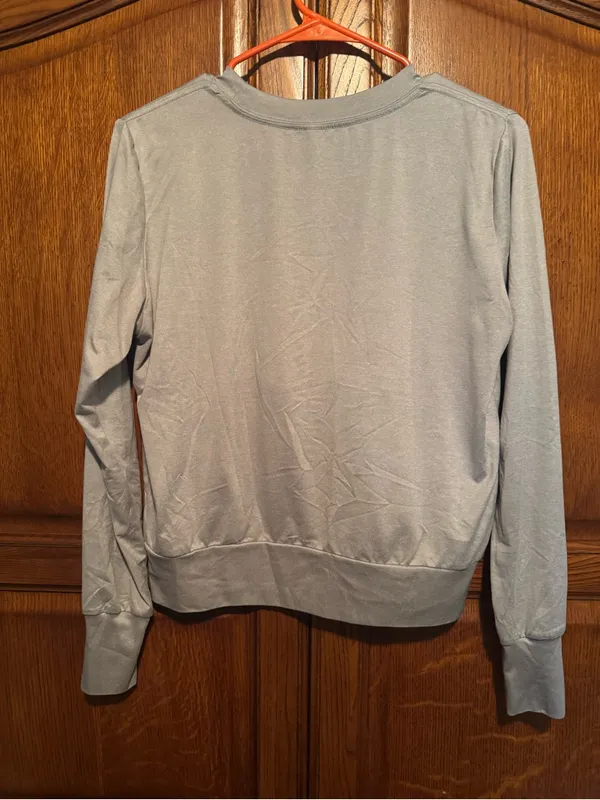 Vuori Daydream Crew Long Sleeve - Light Heather Grey - Size XL (Approx) - NWOT - Image 4
