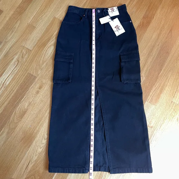 Sincerely Jules Women’s Black Denim Cargo Maxi Skirt Size 5/26 NWT - Image 8