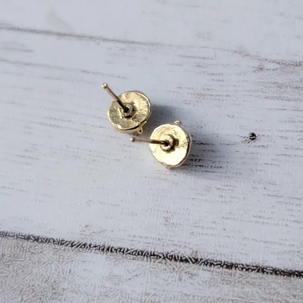 Vintage Stud Earrings 0.25" Dainty Gold Tone Halo Blue Center - Fair Condition - Image 6