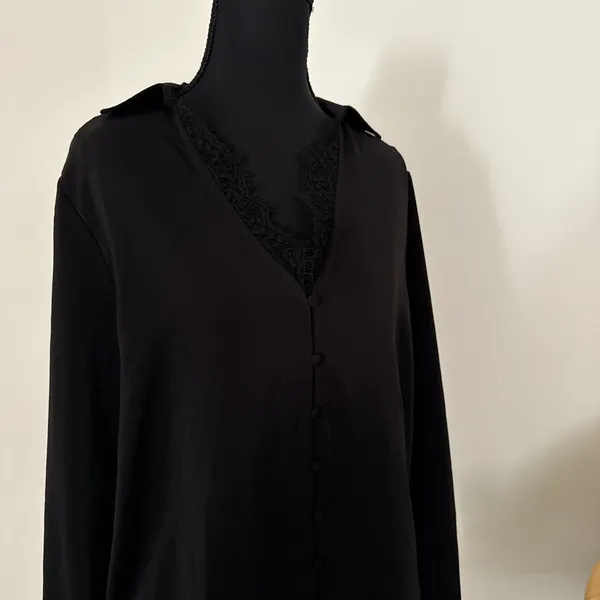Elegant Black Blouse - Image 7