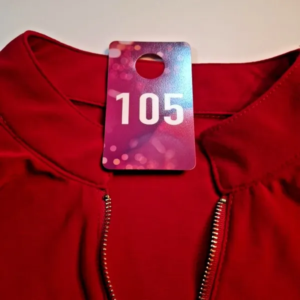 Women's Long Sleeve Red Blouse roll tab sleeve knit a few snags on front no tags - Image 9