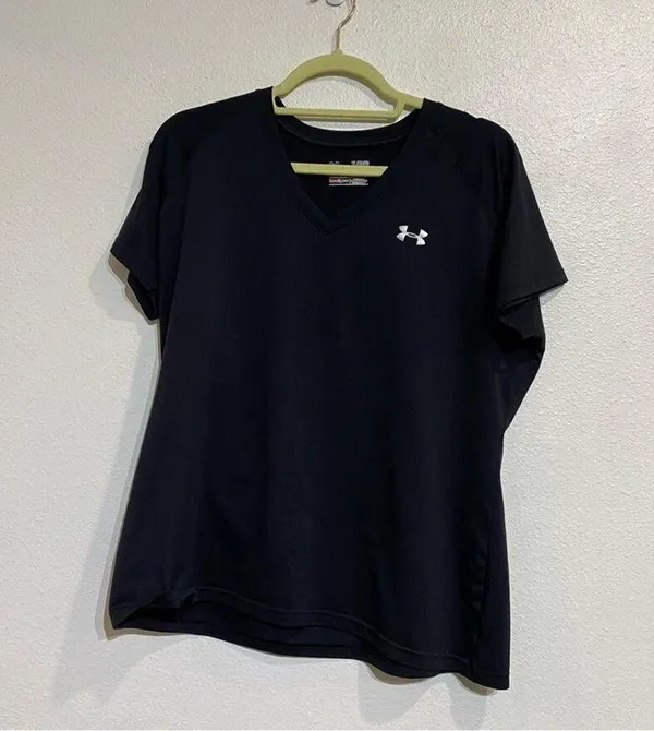 Under Armour Black Tech V-Neck Short Sleeve T-Shirt Sz XL - Image 2