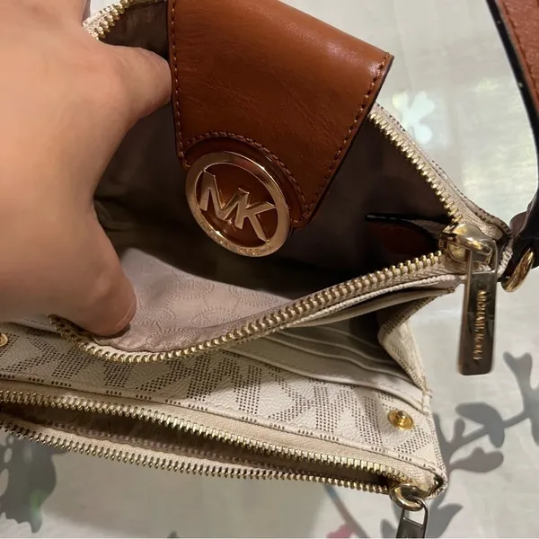 Michael Kors Crossbody - Image 5