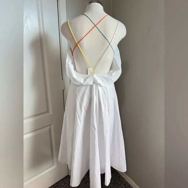 Minusey Luxurious White Cross-Strap Open Back Dress‎ - Image 10