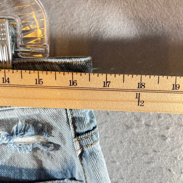 1076 |Altar'd State Distressed High Waisted Boho Denim Shorts Light Wash Women L - Image 3