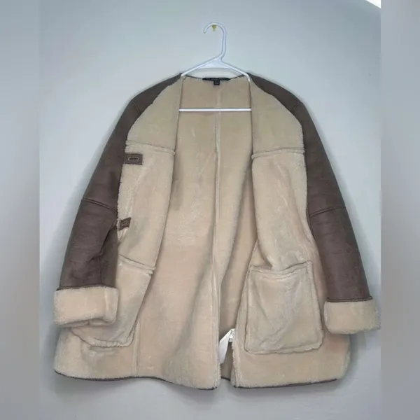 TRF Outerwear women’s size XS Faux Suede Sherpa Coat – Camel Brown(C11)✨ - Image 2