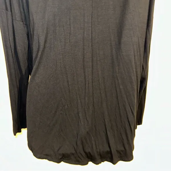 21Saints long sleeve high-low V-neck long sleeve shirt in black new size large - Image 6