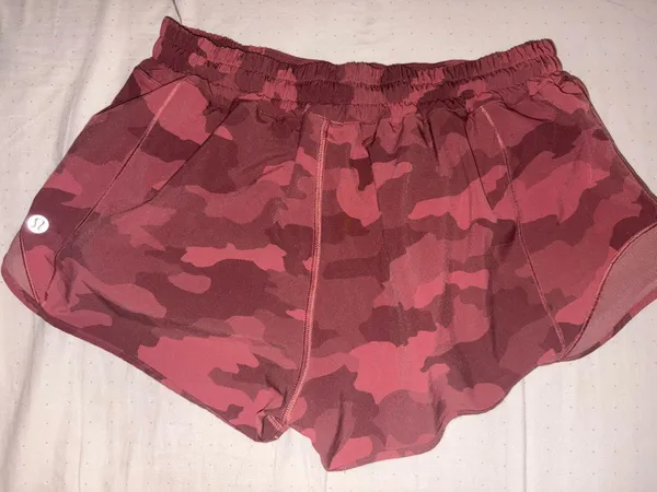Pink Camo Hotty Lululemon Hot Shorts 2.5" Low-Rise - Image 2