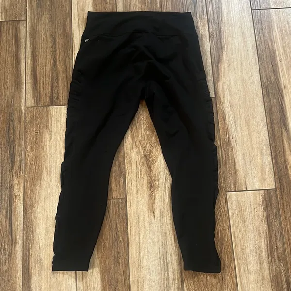 Fabletics black workout leggings xl - Image 3