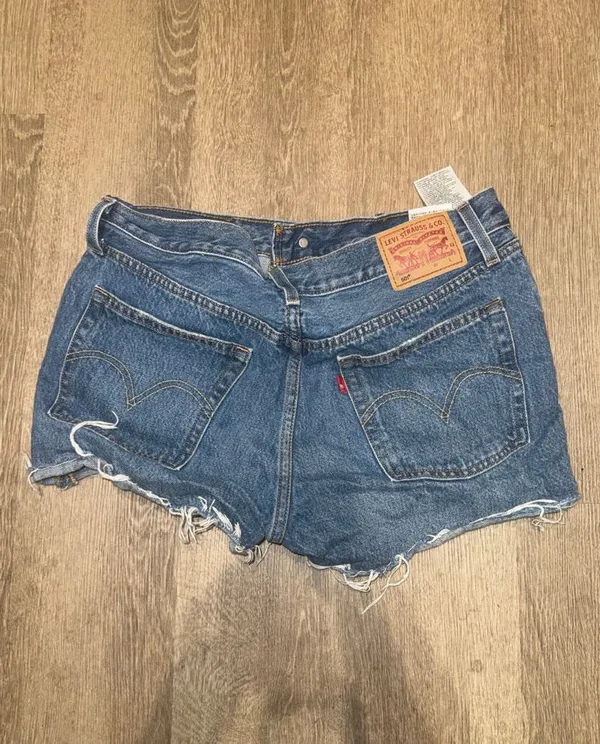 Levi’s 501 Shorts - Image 2