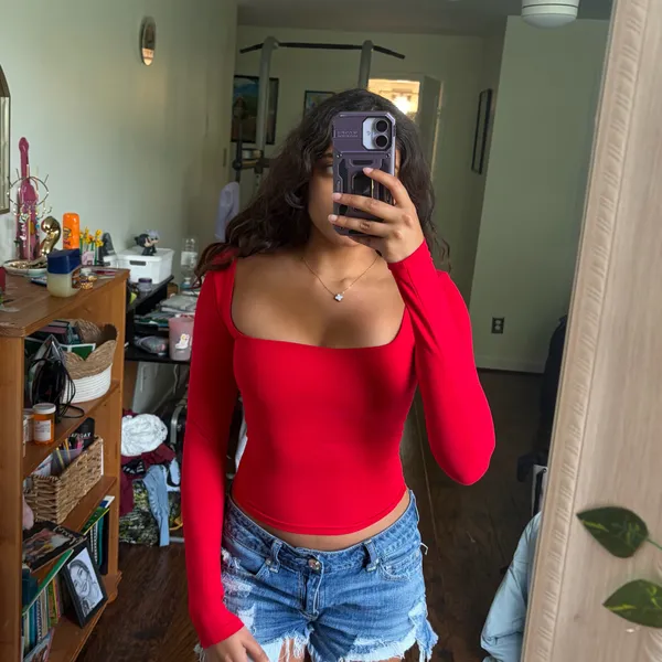 Buttery Smooth Red berksha long sleeve - Image 2