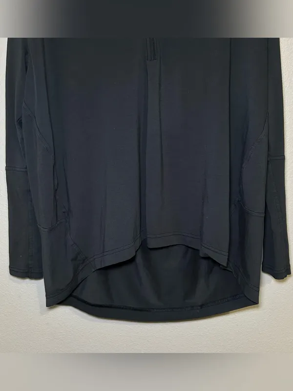 Lululemon Back In Action Black Long Sleeve V Neck Activewear Shirt Womens Size 8 - Image 5