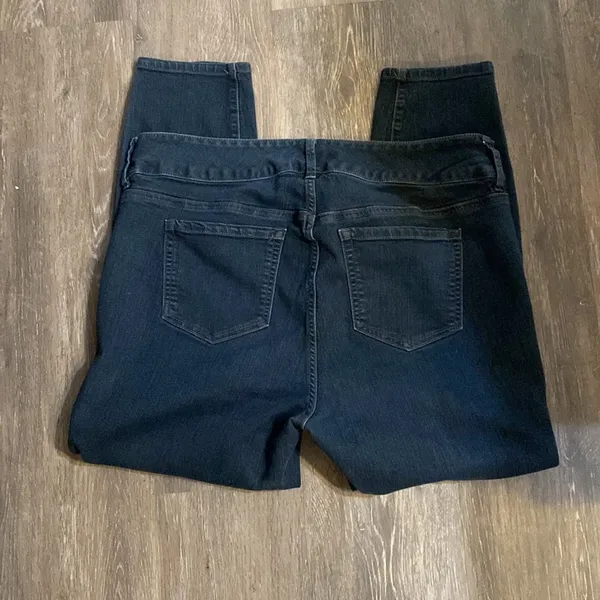 Torrid Dark Wash Denim Skinny Jeans Size 18 - Image 2