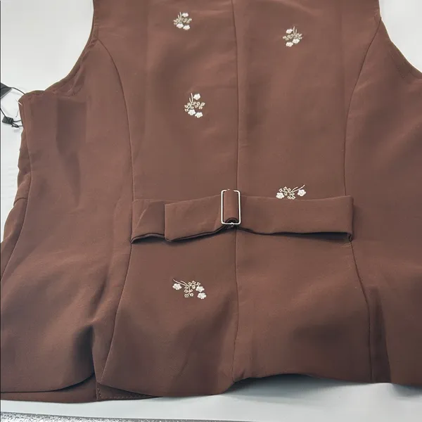 Sleeveless Brown Embroidered Button - Image 11