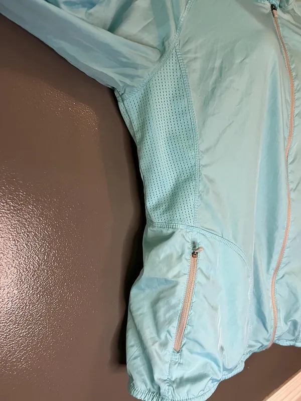 Danskin Now Jacket Womens Medium Blue Fish Hooded Lightweight Windbreaker Mesh - Image 4