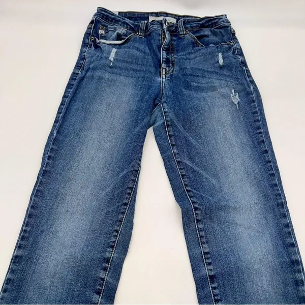 KanCan Estilo Style Women's Medium Wash Straight Leg Ankle Length Distress Jeans - Image 9