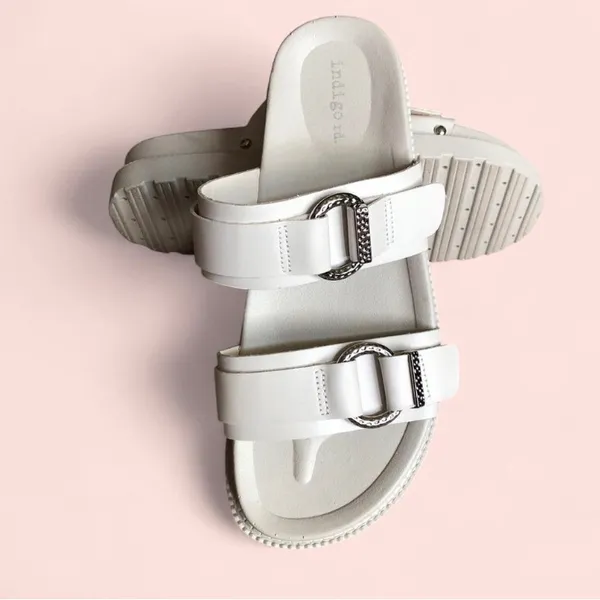 Indigo rd Women's Cream Double-Buckle Slide Sandals Size 8.5 EUC - Image 3