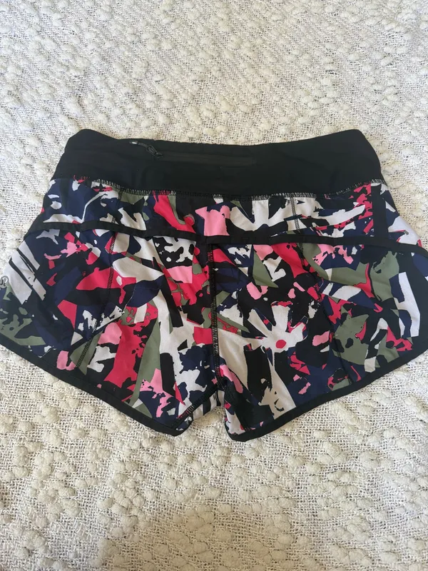 Discontinued Lululemon Speed Up Shorts Size 4 - Image 2