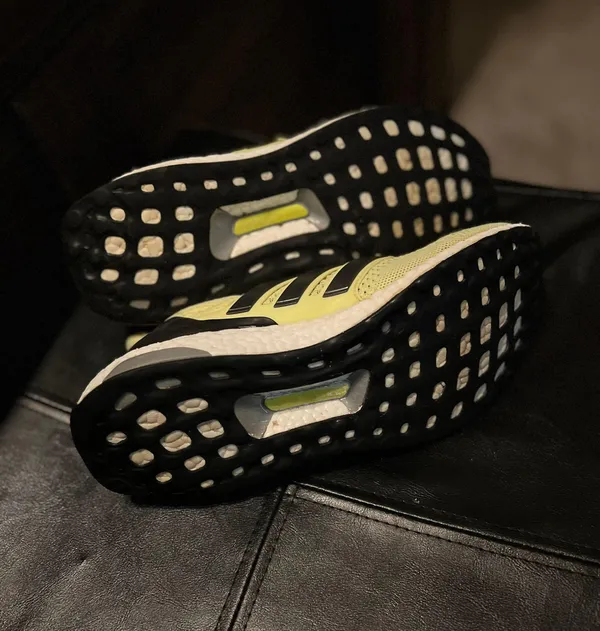Adidas Womens Sz 9.5 Ultraboost - Image 4