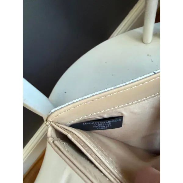 NWOT’s Guess Floral Print Wallet with Metal Clasp - Image 7