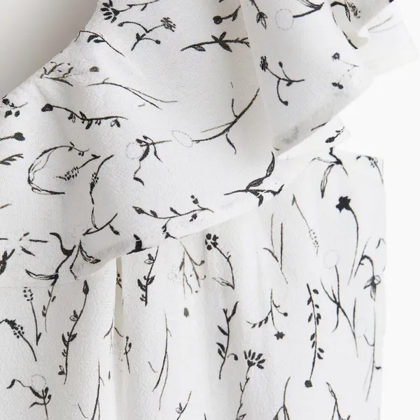H&M White and black Floral Ruffle trimmed top set piece Size XXL - Image 2