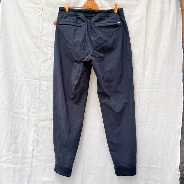 Vuori | Meta Jogger Drawstring Tapered Performance Pants In Ink Navy Blue Large - Image 6