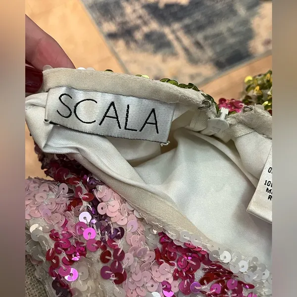 SCALA size 8 fits like a small - Image 3