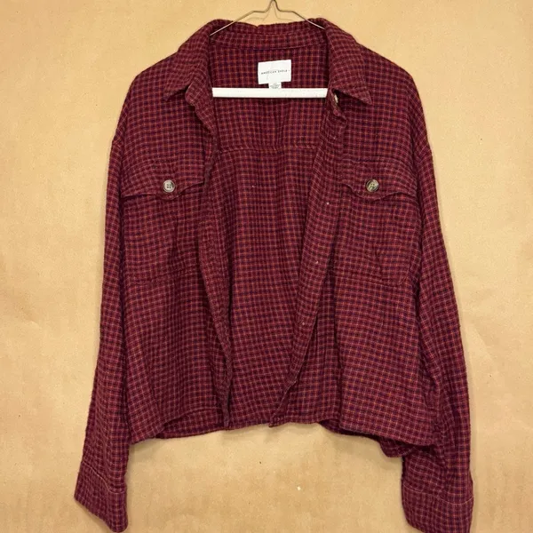 American Eagle Cropped Plaid Flannel - Image 4