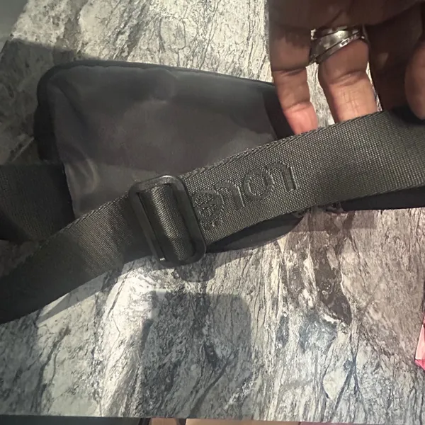 Lole Black adjustable sling waist/ fanny pack Bag - Image 8