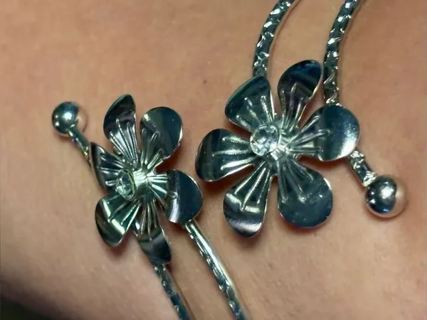 Beautiful Silver 2 Piece Floral Arm Cuffs - Image 4