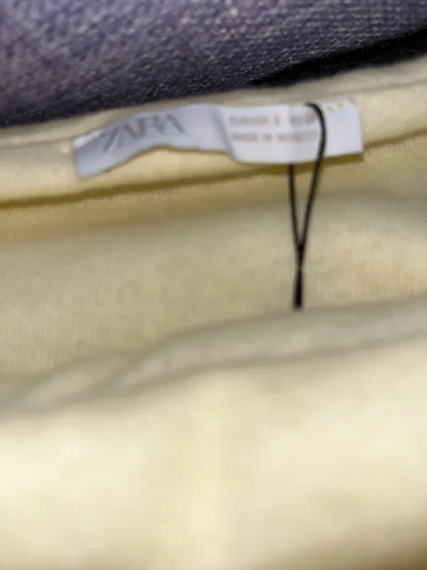ZARA Butter Yellow Off the Shoulder Long sleeve top - Image 4
