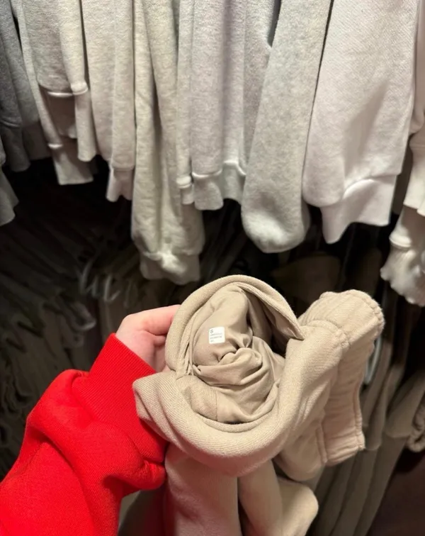 Lululemon Scuba Sweatpants - Image 4