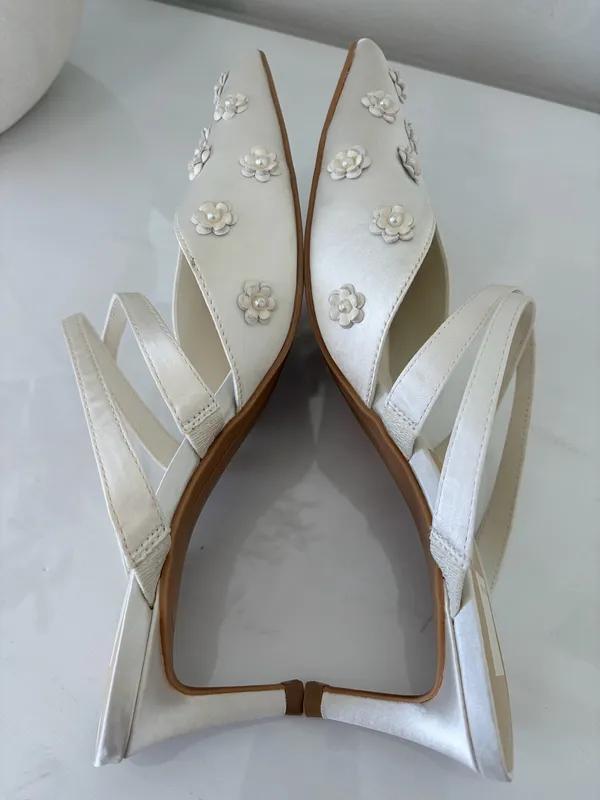 DV by Dolce Vita Kenton Ivory Floral Pearl Pointed Toe Mule Heels Size 8 Coquette Bridal $135 - Image 8