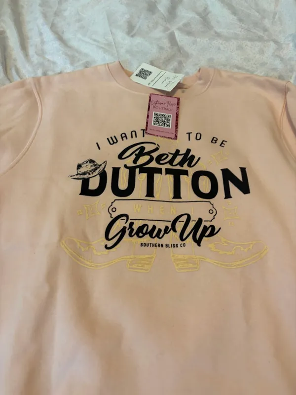 I want to be Beth Dutton when I grow up pink crewneck - Image 3