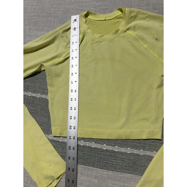 Lululemon Swiftly Tech Long Sleeve 2.0 Race Length Size 4 Lime Green /yellow - Image 2