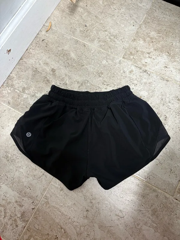 Lululemon hotty Hot Shorts 2.5" Low-Rise - Image 2