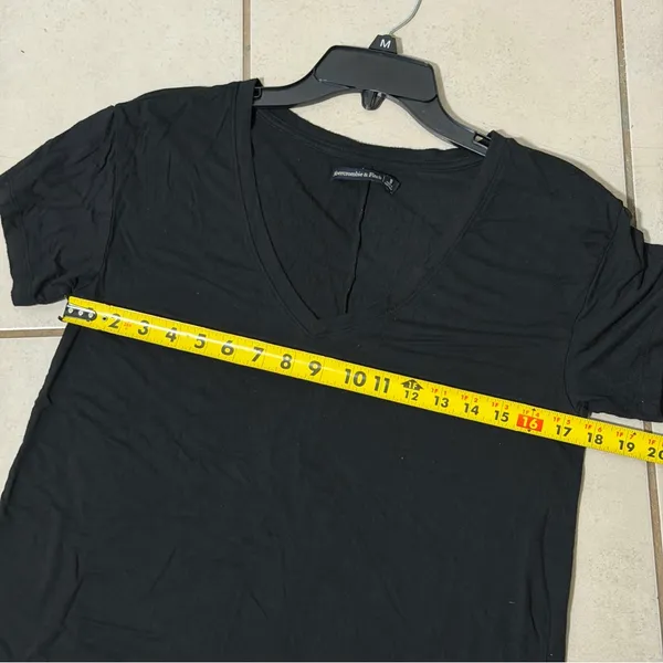 Abercrombie & Fitch Women Black Short Sleeve V-Neck Tee Basic size‎ Small - Image 6
