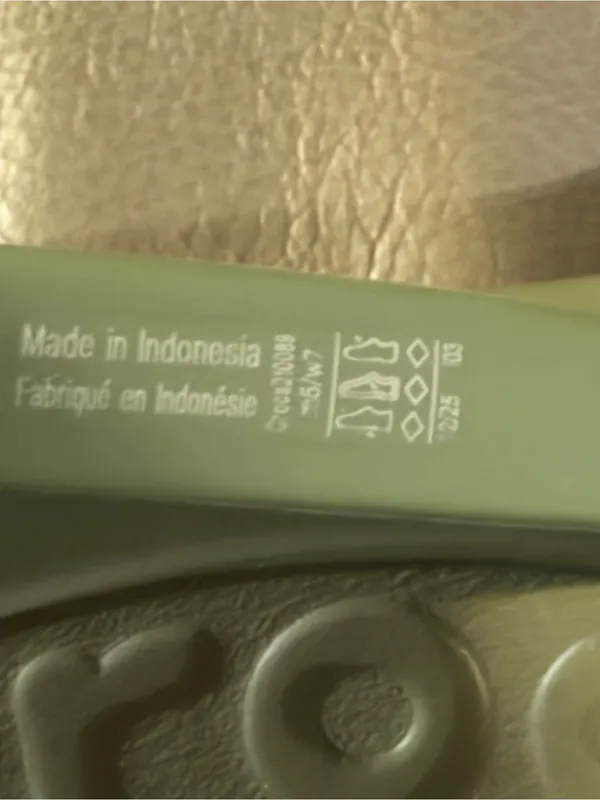 CROCS Gender Inclusive Flip Flop Sandals - Image 13