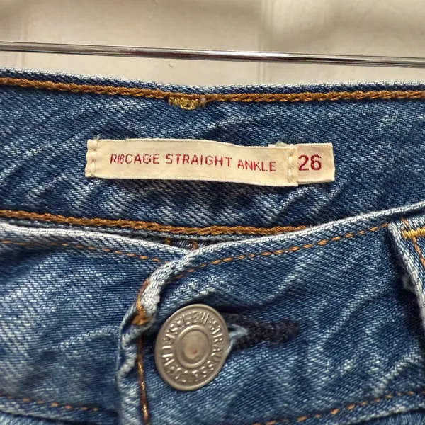 Levi’s Ribcage Straight Ankle Medium Wash Jeans Size 26 - Image 4
