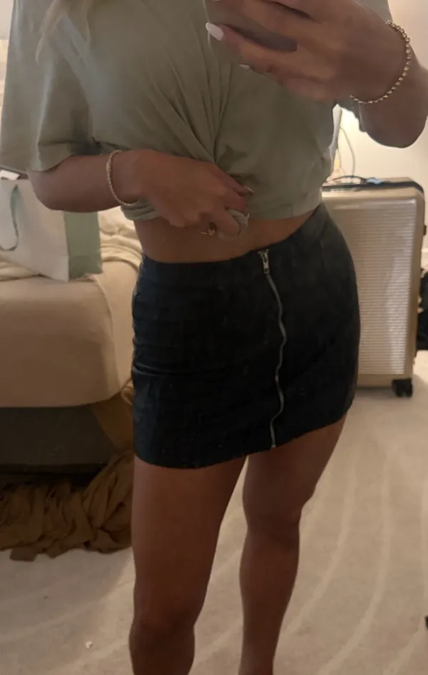 Forever 21 Faux leather skirt - Image 2