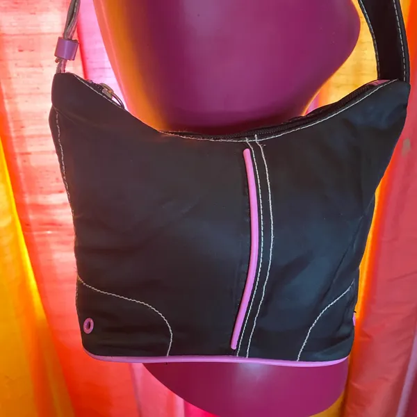 Hot pink and black shoulder bag (9.5x7.5) vintage zy2k - Image 4