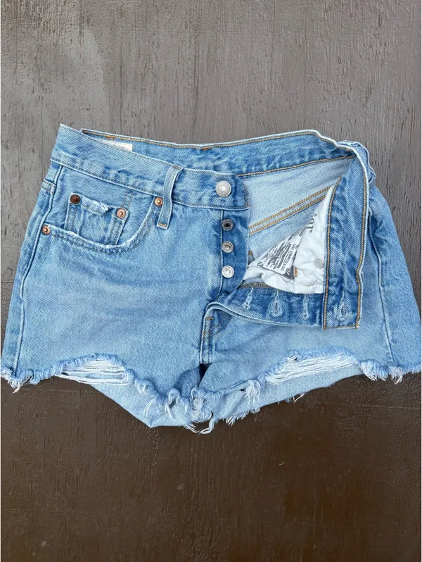 Levi’s 501 Shorts - Image 3
