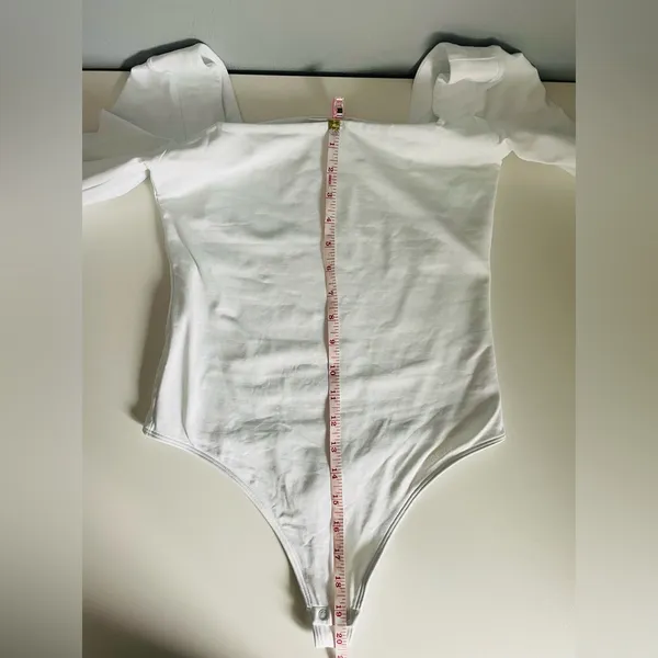 Aritzia Babaton Contour Squareneck Long Sleeve Bodysuit - White - Image 10
