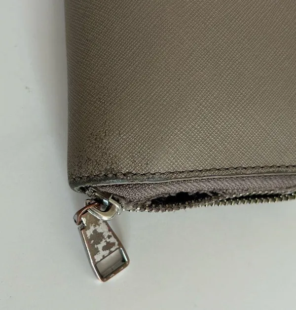 Tory Burch sapphire leather wallet - Image 4