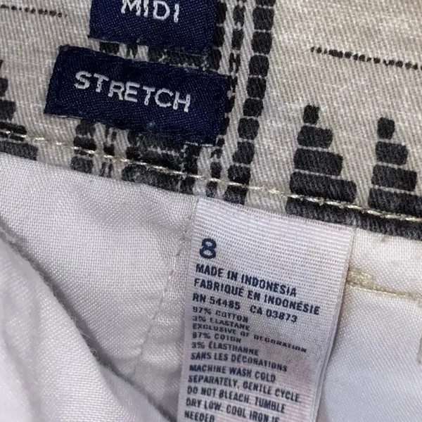 American Eagle Midi Stretch Shorts Size 8 Black Cream Tribal‎ Print Casual Summer Shorts - Image 6
