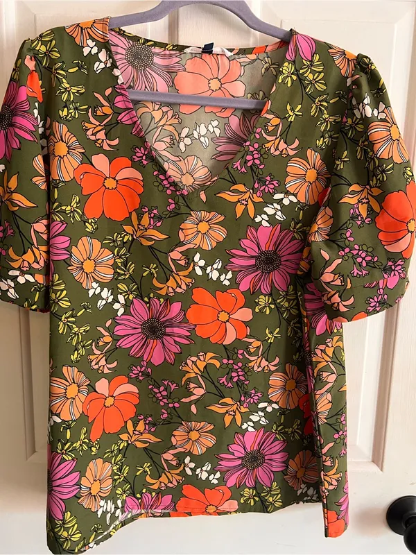 Michelle McDowell Olive Floral V-Neck Blouse Women's Top Cottagecore feminine L - Image 5