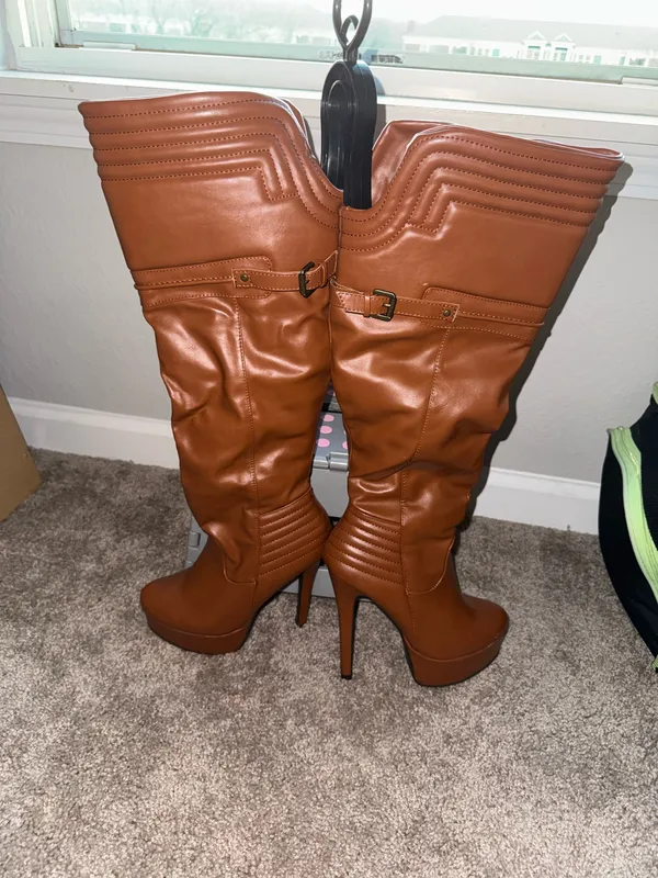 Jessilyn Brown Knee High Stiletto Boots Size 6.5-7 - Image 2