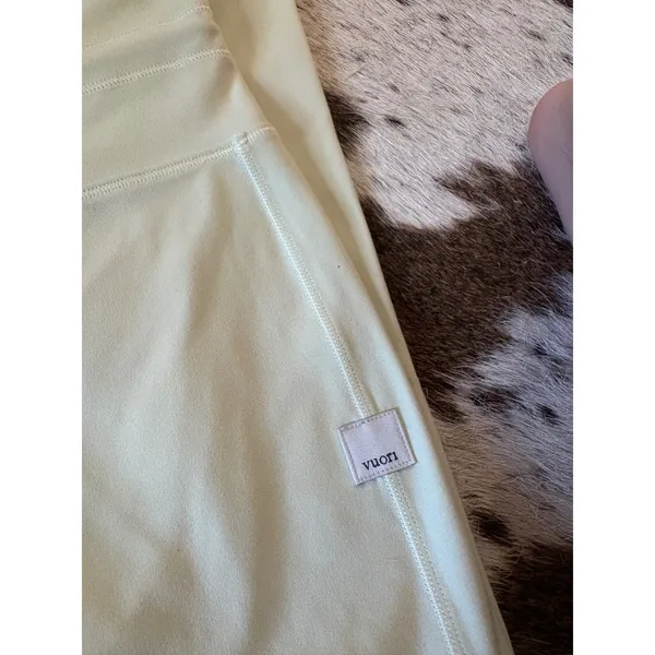 VUORI Daily Form Leggings In Lemongrass Size Small - Image 3