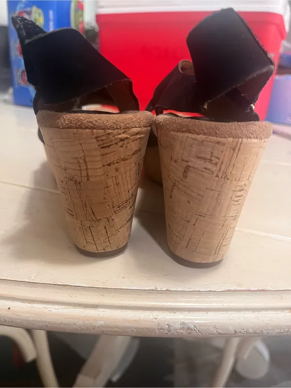 Clarks Black Suede Crisscross Slingback Sandals - Image 5