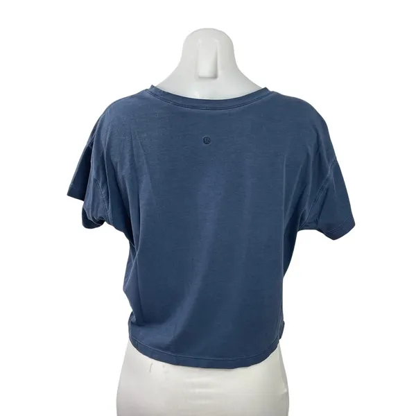 Lululemon Women's Blue Short Sleeve Yoga Workout Athletic T Shirt Crop Top M - Image 3